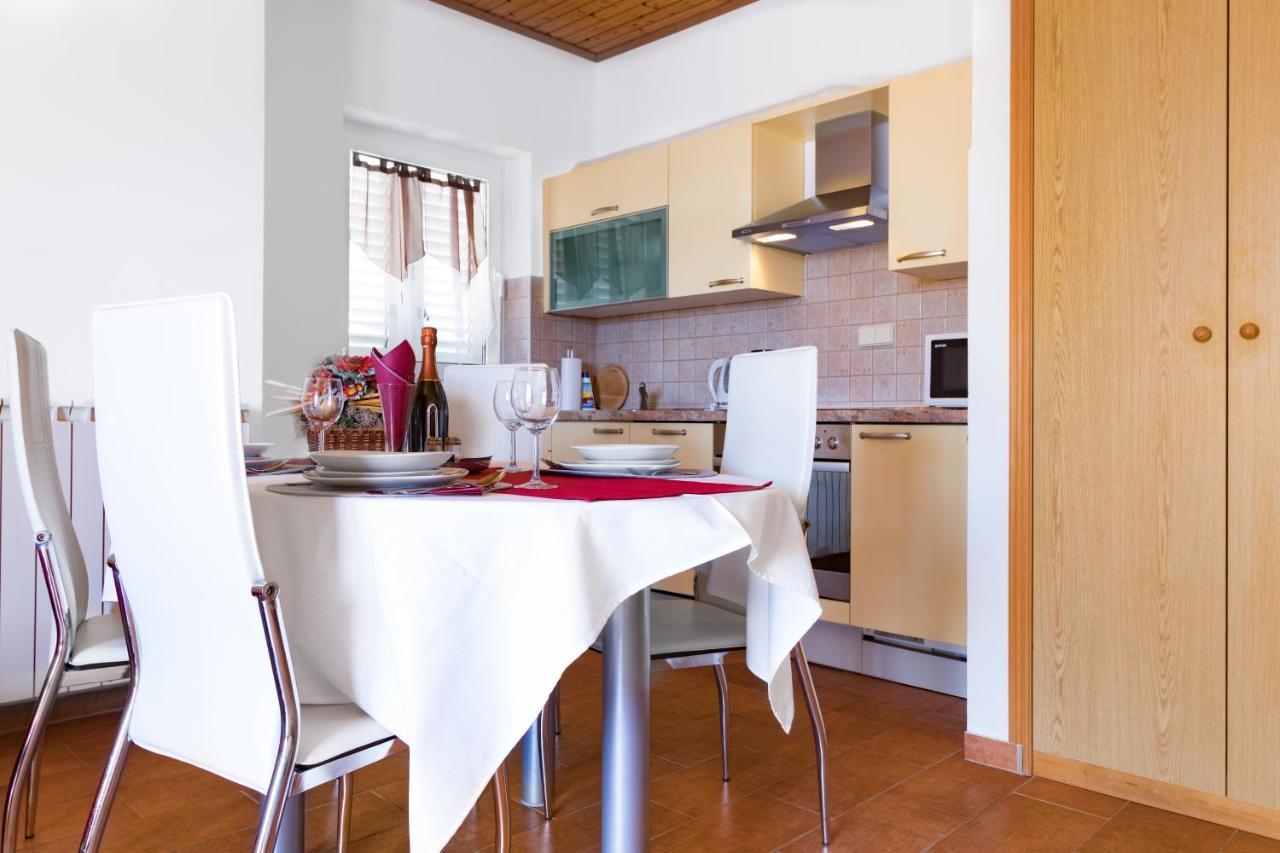 Apartments With A Parking Space Punat, Krk - 20553 Екстер'єр фото